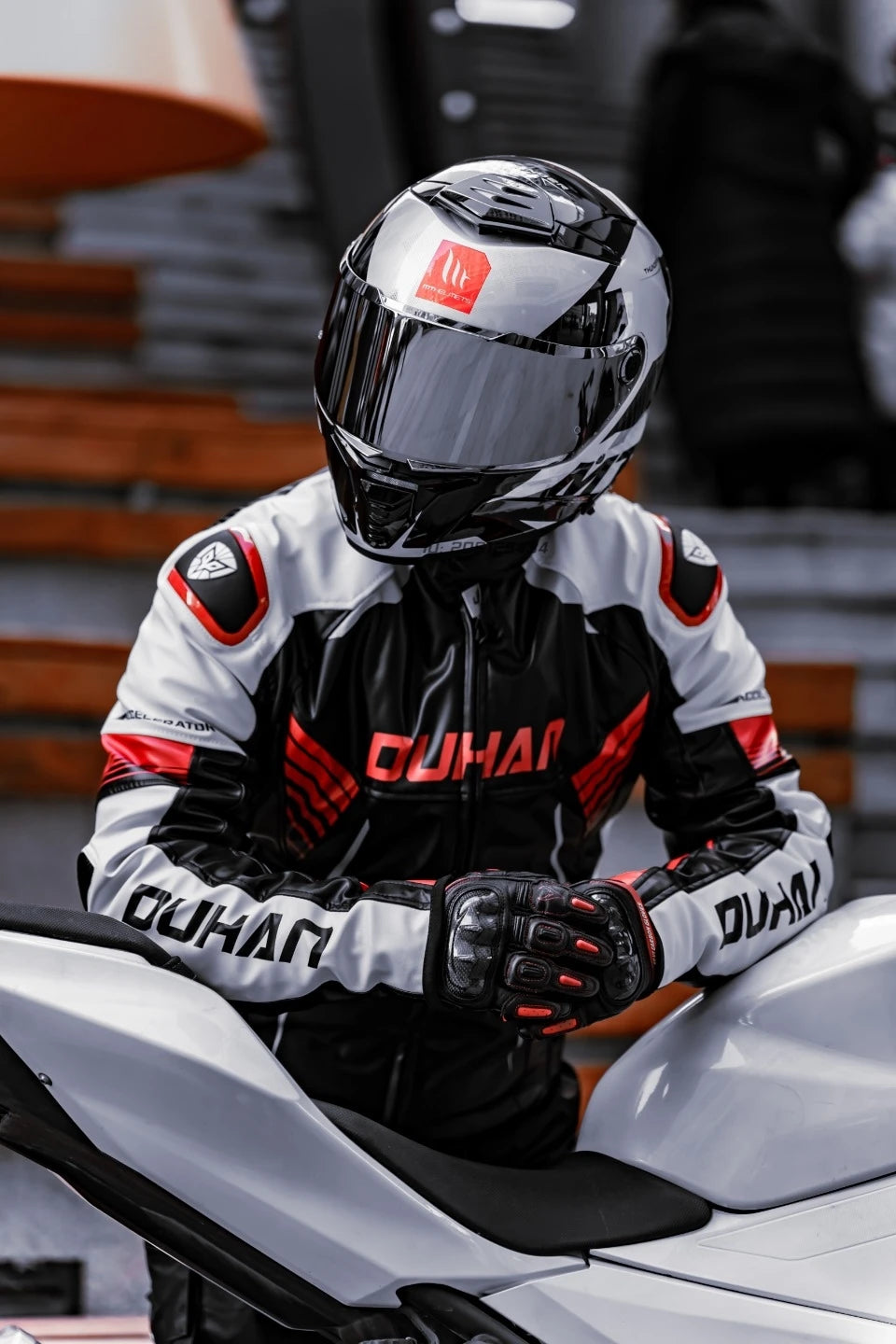 Full Face Motorcycle Helmet with Clear Visor