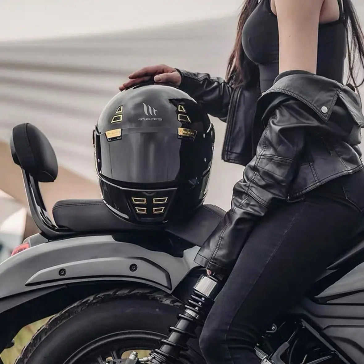 MT Jarama Motorcycle Helmet