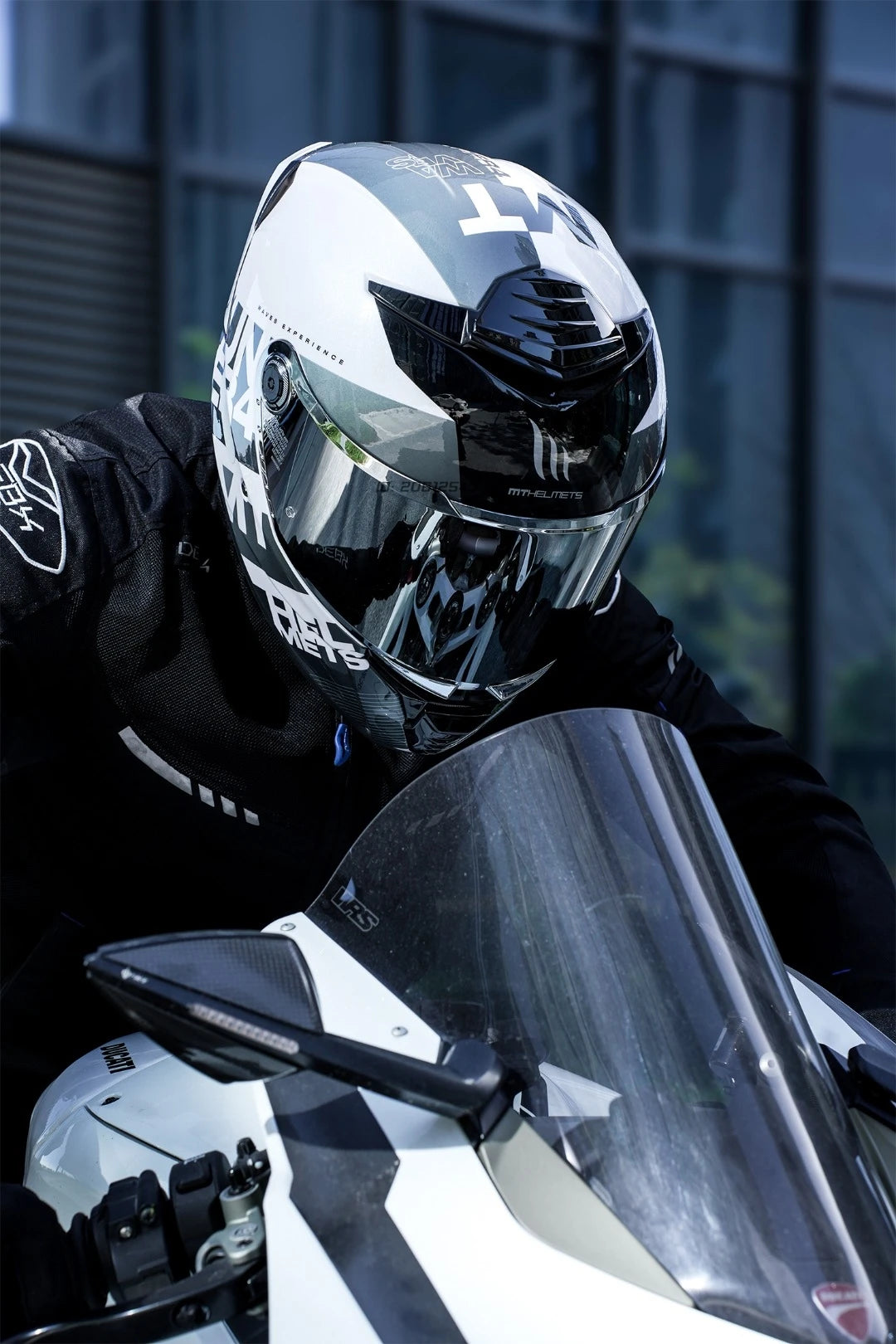 Full Face Motorcycle Helmet with Clear Visor